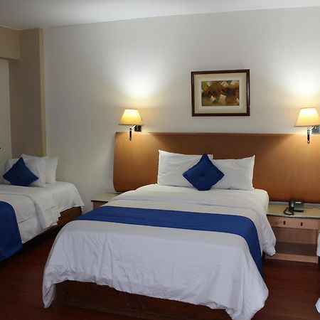 Blue Star Hotel Lima Bagian luar foto