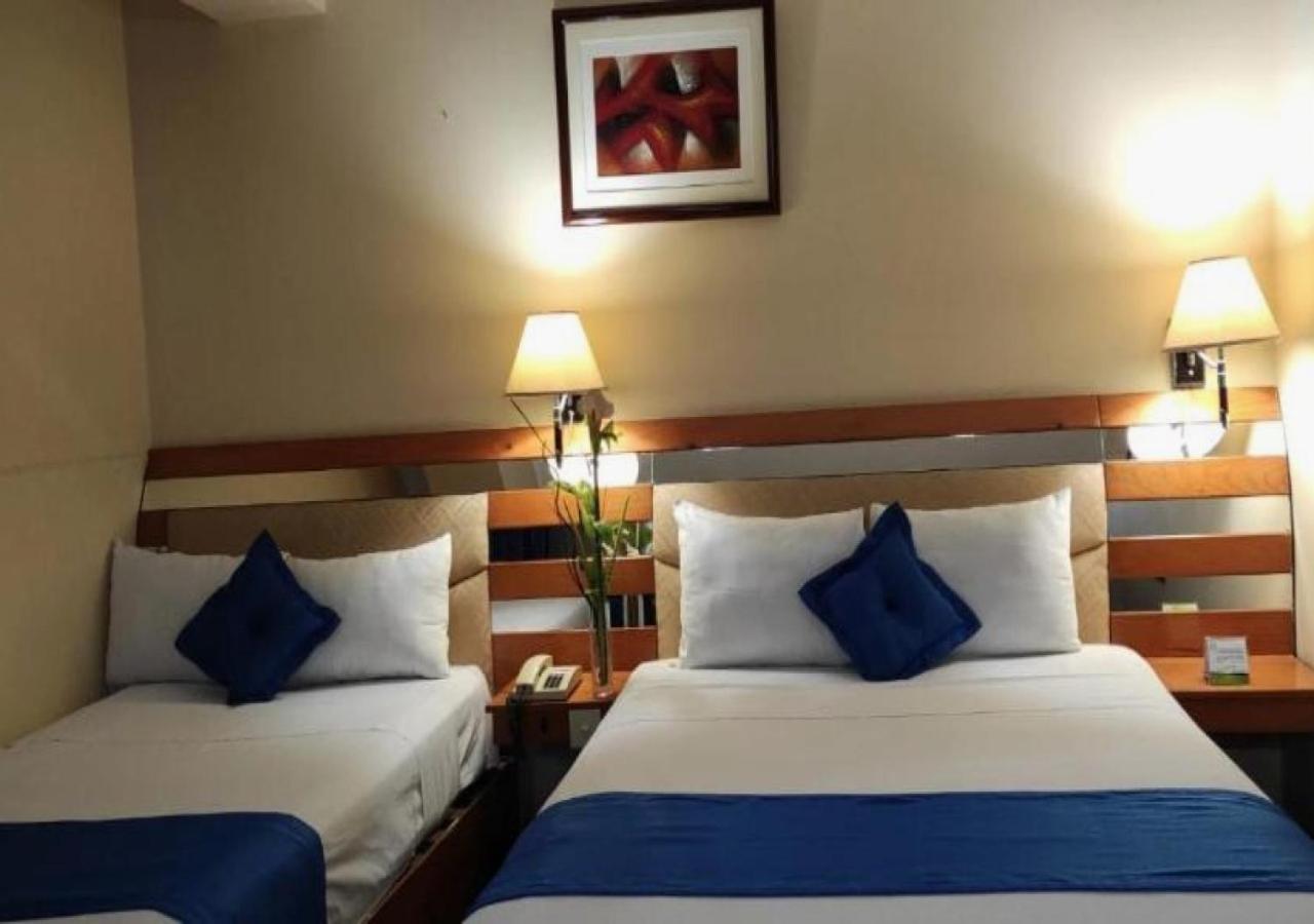 Blue Star Hotel Lima Bagian luar foto
