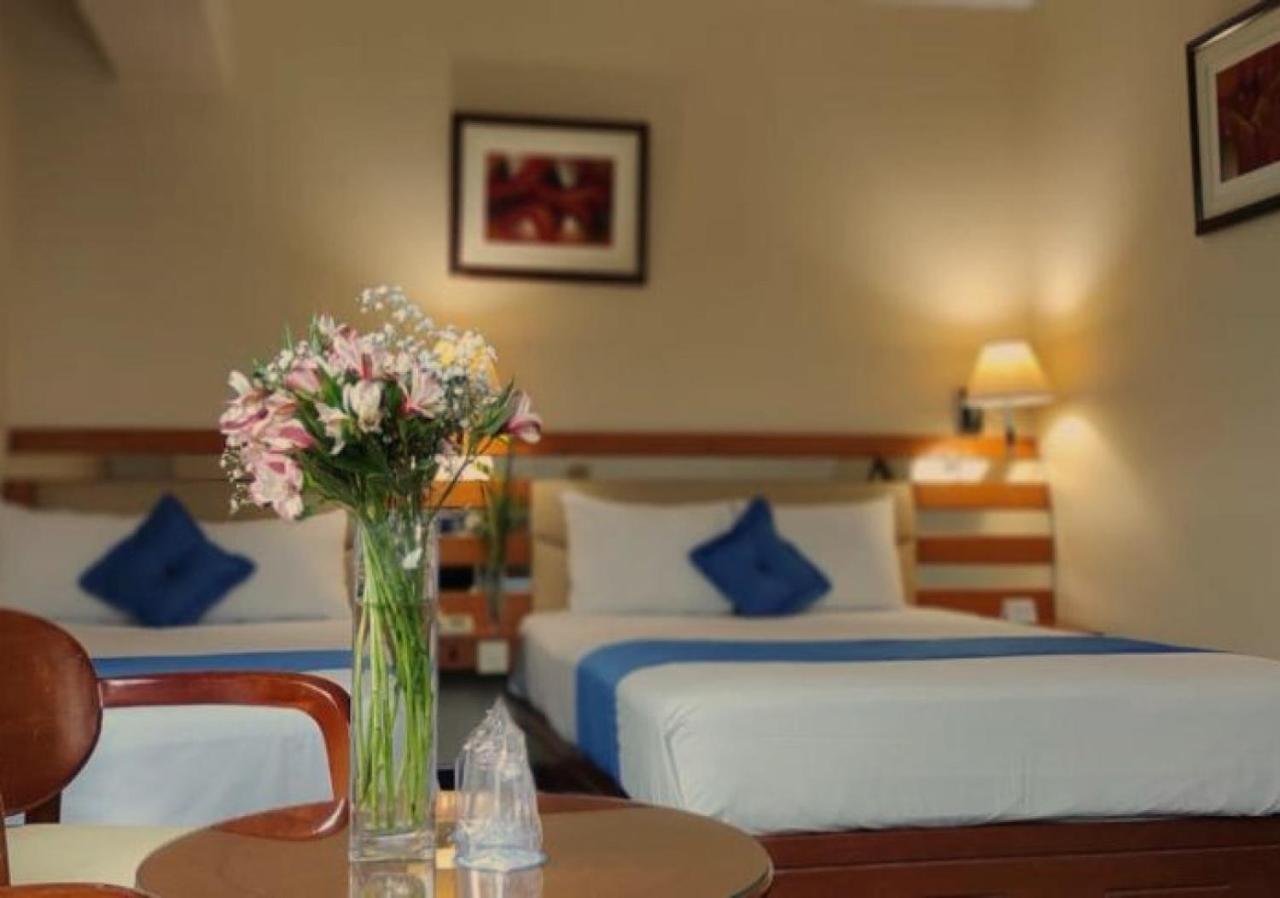 Blue Star Hotel Lima Bagian luar foto