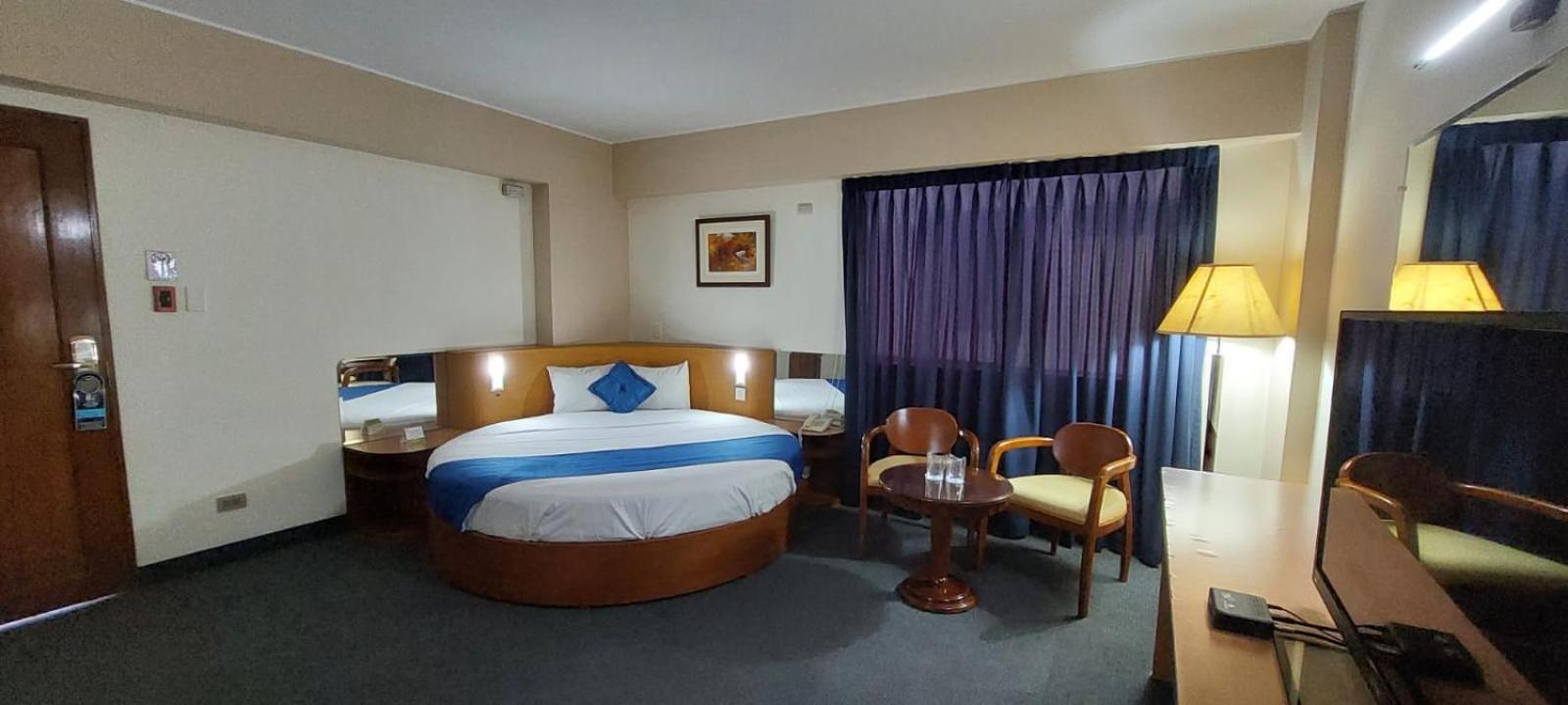 Blue Star Hotel Lima Bagian luar foto