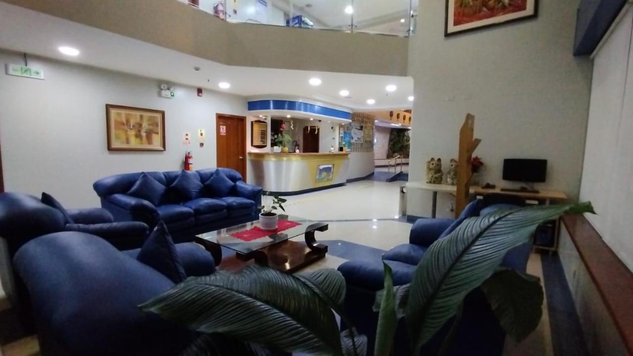 Blue Star Hotel Lima Bagian luar foto