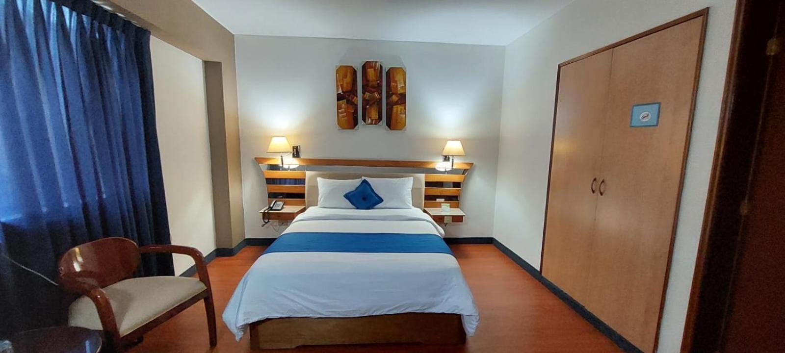 Blue Star Hotel Lima Bagian luar foto
