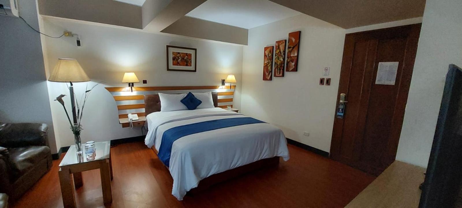 Blue Star Hotel Lima Bagian luar foto