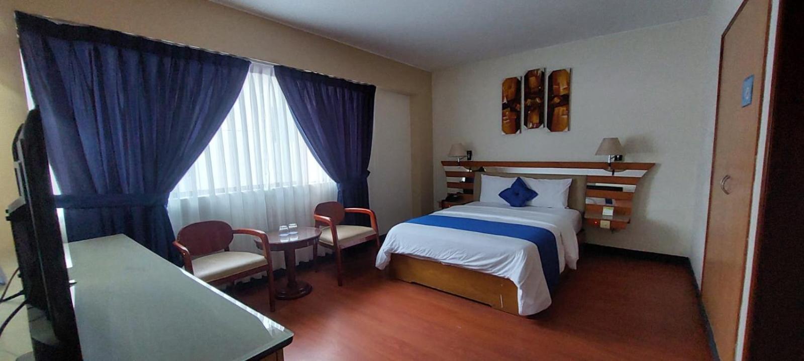 Blue Star Hotel Lima Bagian luar foto