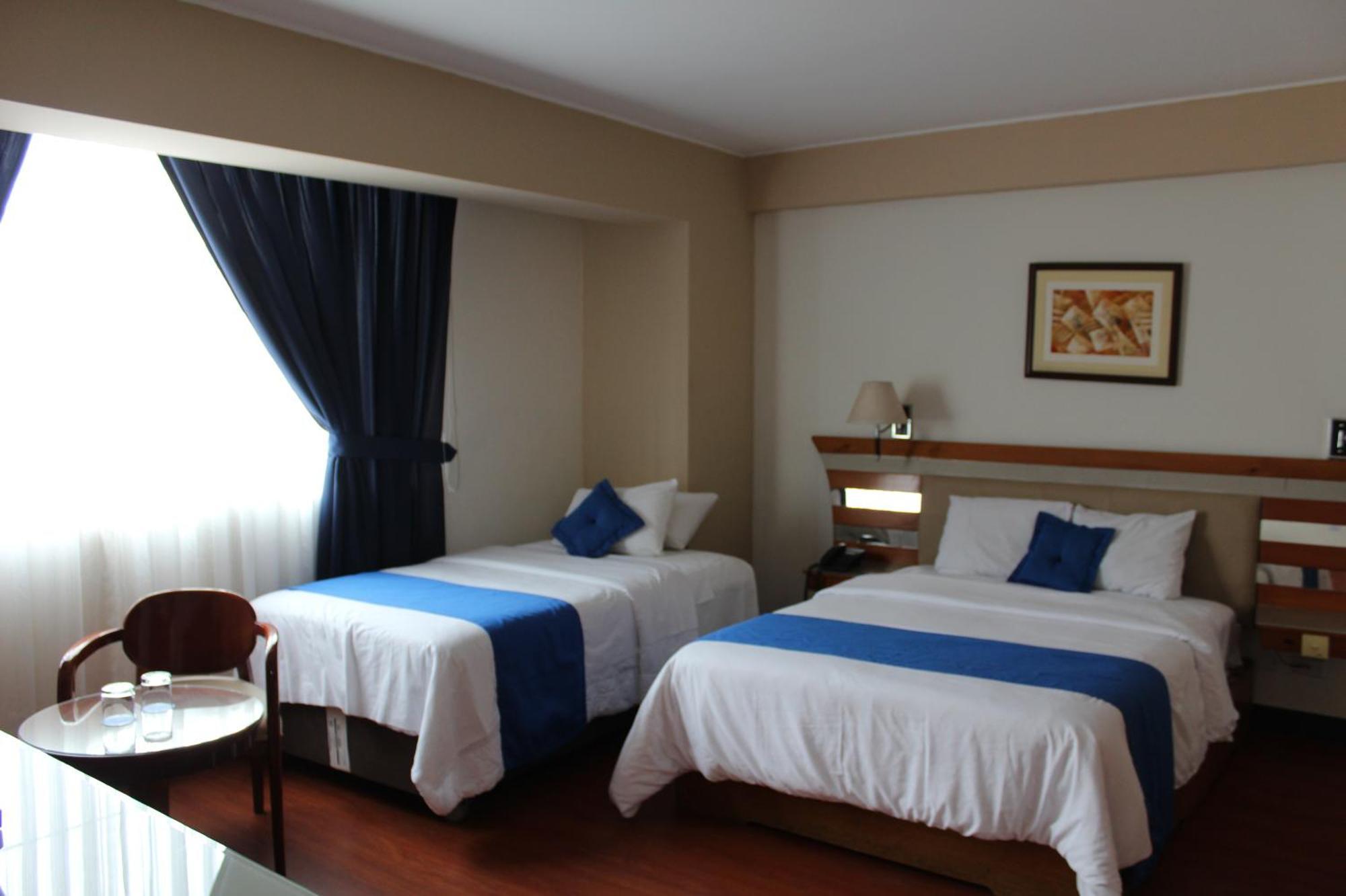 Blue Star Hotel Lima Bagian luar foto