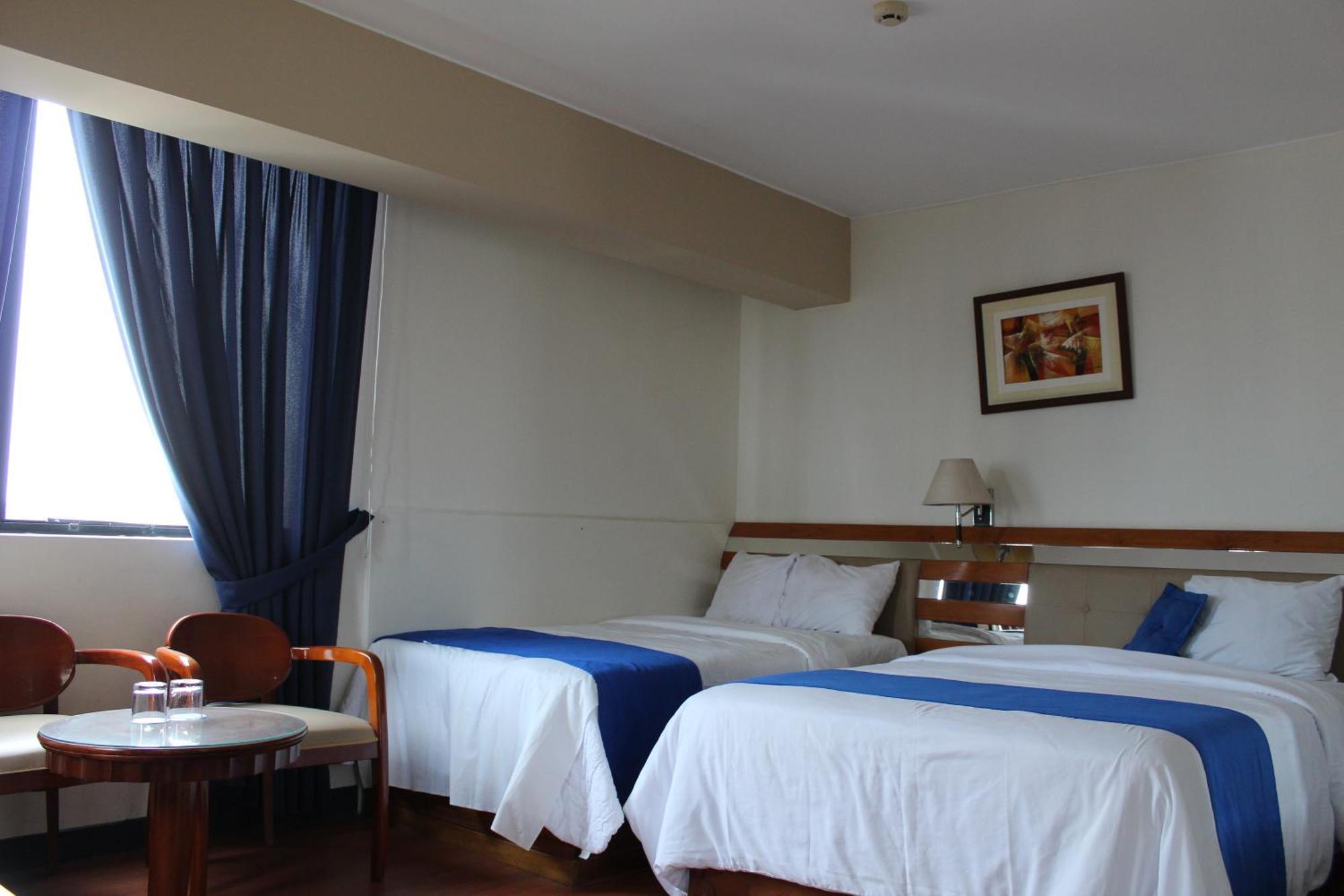 Blue Star Hotel Lima Bagian luar foto