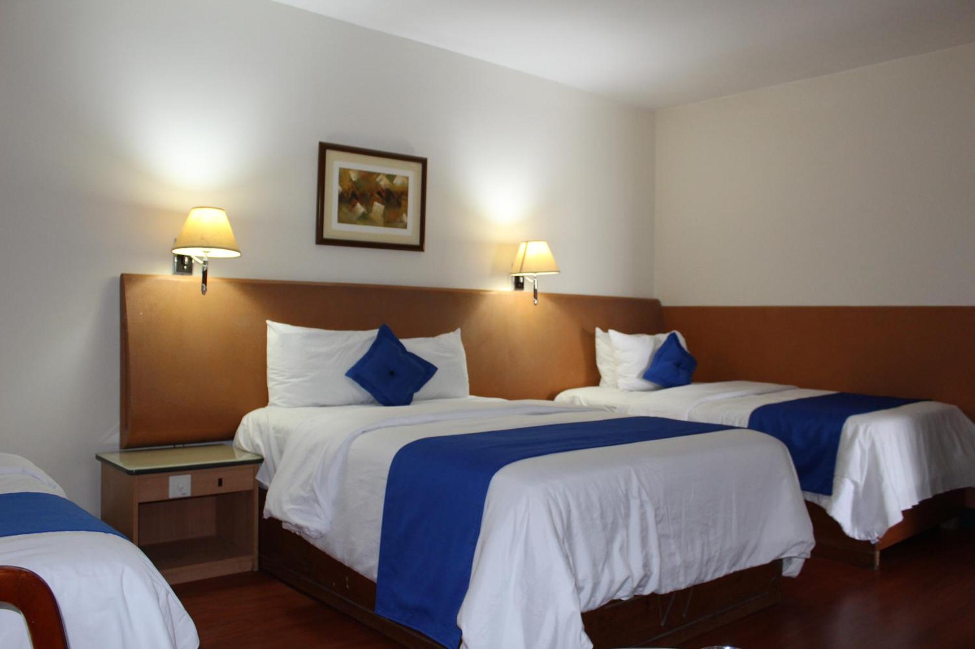 Blue Star Hotel Lima Bagian luar foto