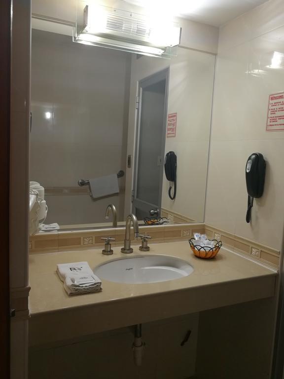 Blue Star Hotel Lima Bagian luar foto