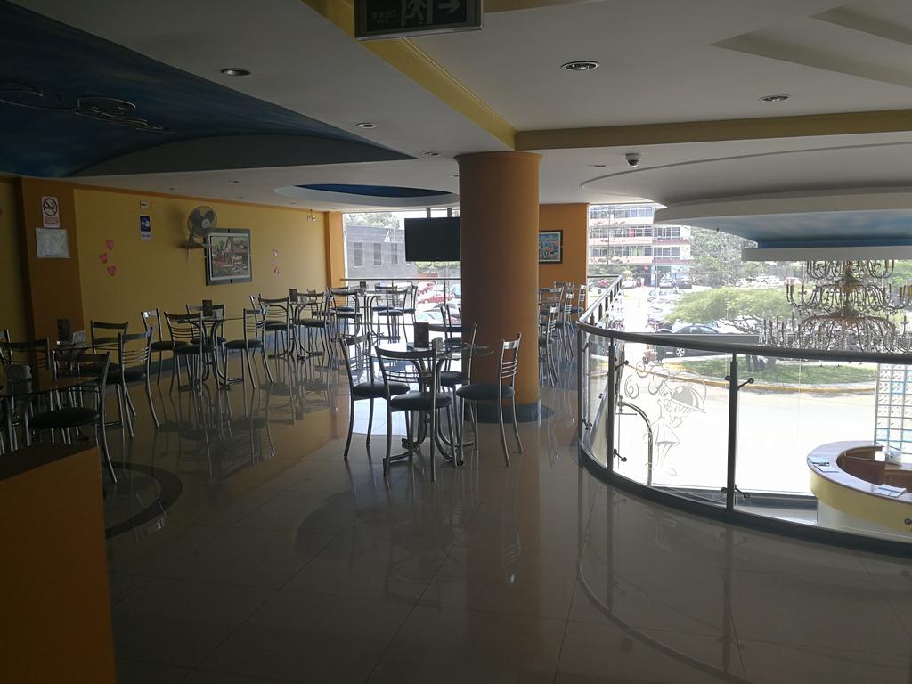 Blue Star Hotel Lima Bagian luar foto